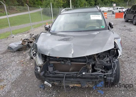 2015 Nissan Rogue Sl z USA, uszkodzony, nr VIN 5N1AT2MV6FC824987